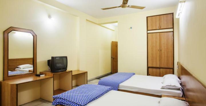 Hotel Lee Garden Пури Екстериор снимка