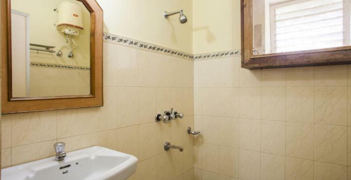 Hotel Lee Garden Пури Екстериор снимка