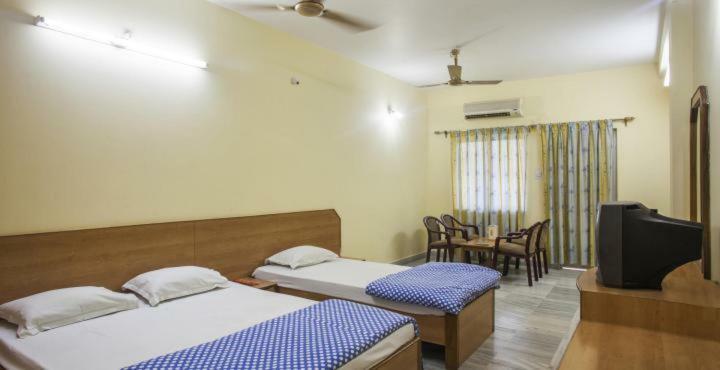 Hotel Lee Garden Пури Екстериор снимка