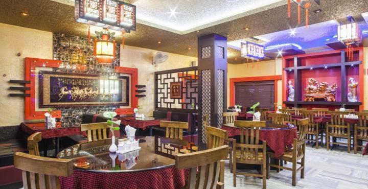 Hotel Lee Garden Пури Екстериор снимка